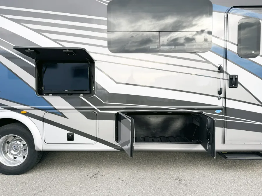 2023 Thor Magnitude SV34 | Photo 22 of 26