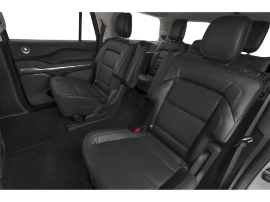 2026 Lincoln Navigator | Photo 9 of 13