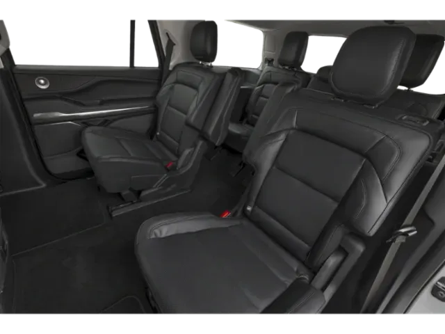 2026 Lincoln Navigator | Photo 9 of 13