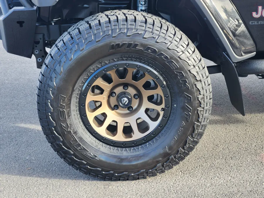 2020 Jeep Gladiator Rubicon | Photo 6 of 25