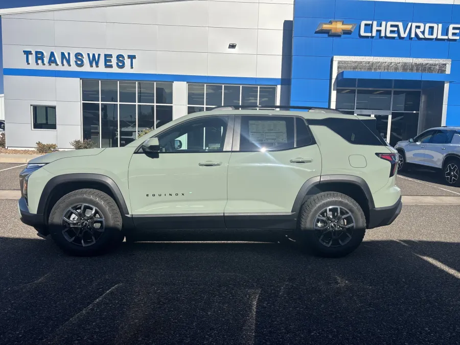 2026 Chevrolet Equinox AWD ACTIV | Photo 1 of 22