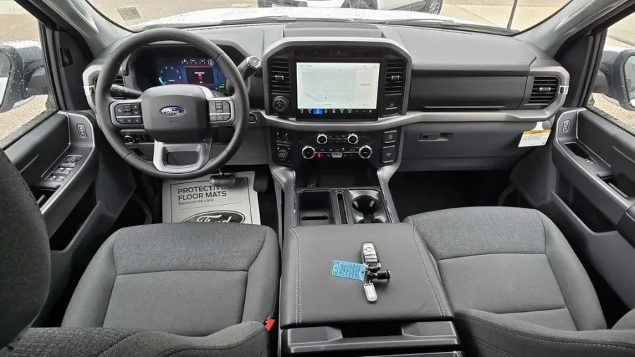 2025 Ford F-150 | Photo 25 of 29