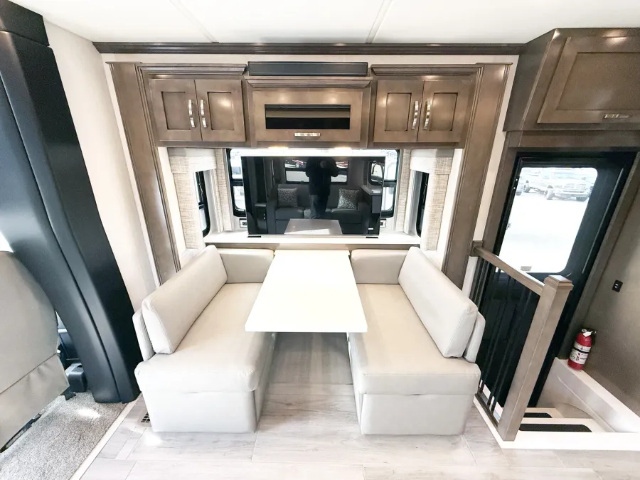 2026 Newmar Super Star 4140 | Photo 9 of 30