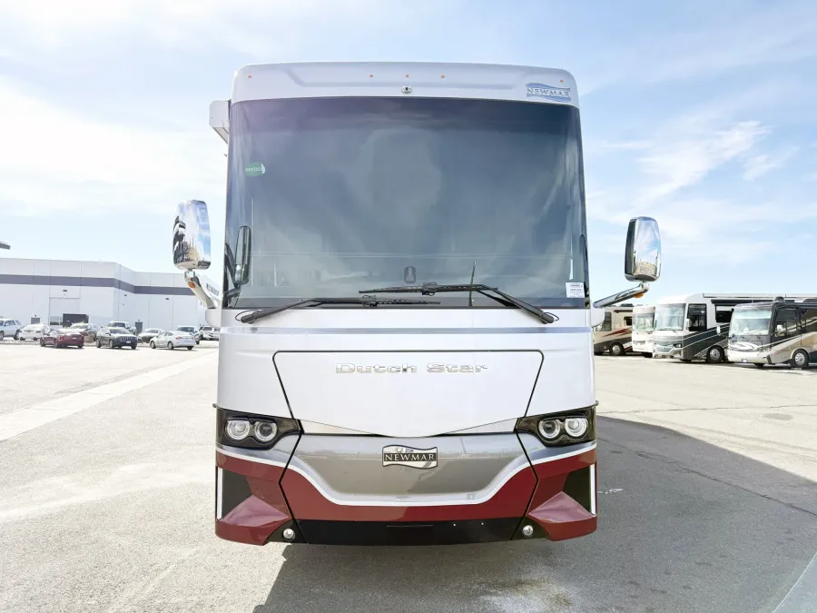2025 Newmar Dutch Star 4369 | Photo 25 of 33