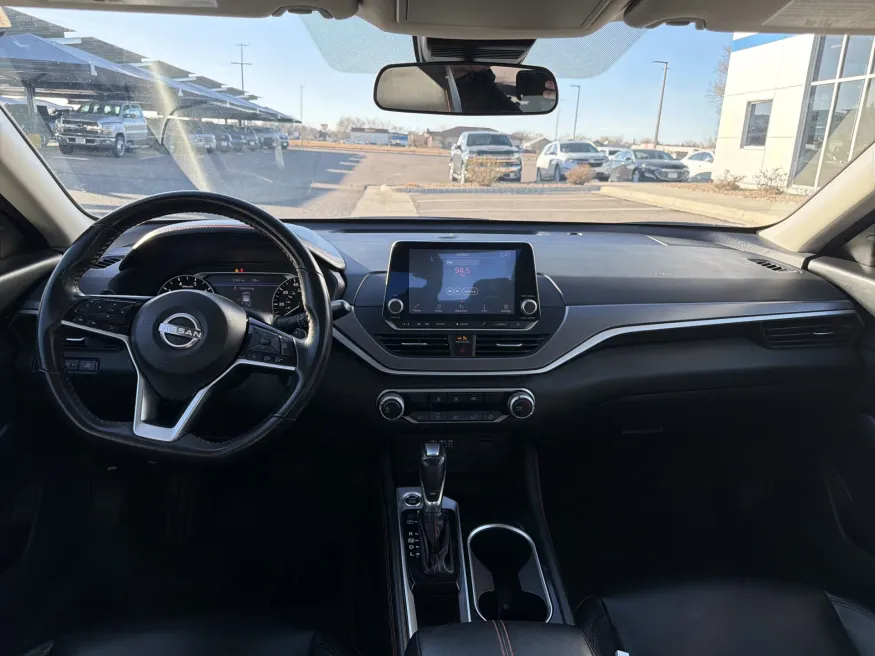 2024 Nissan Altima 2.5 SR | Photo 10 of 19