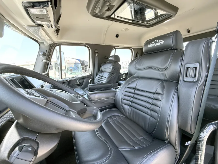 2026 Freightliner M2 112 SUMMIT HAULER | Photo 5 of 25