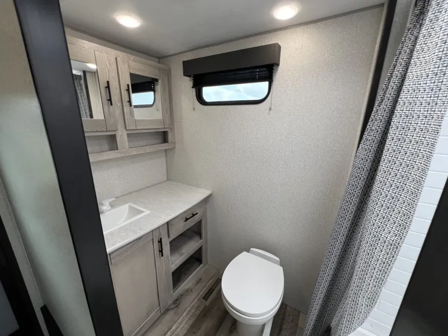 2021 KZ Connect SE 221RBSE | Photo 18 of 24