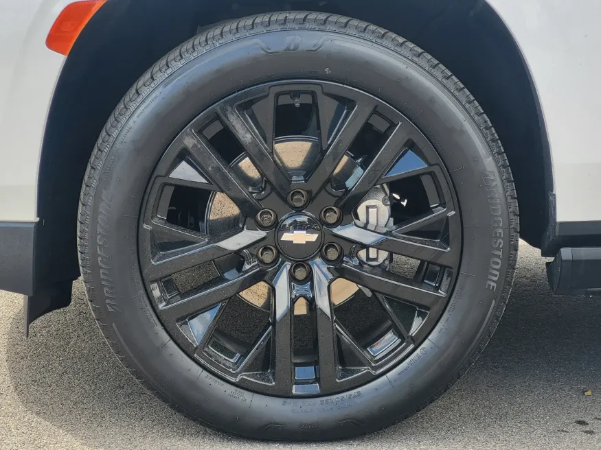 2023 Chevrolet Tahoe Premier | Photo 9 of 27