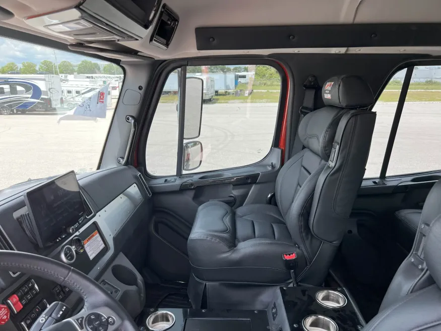 2024 Freightliner M2 106 Bolt | Photo 32 of 33