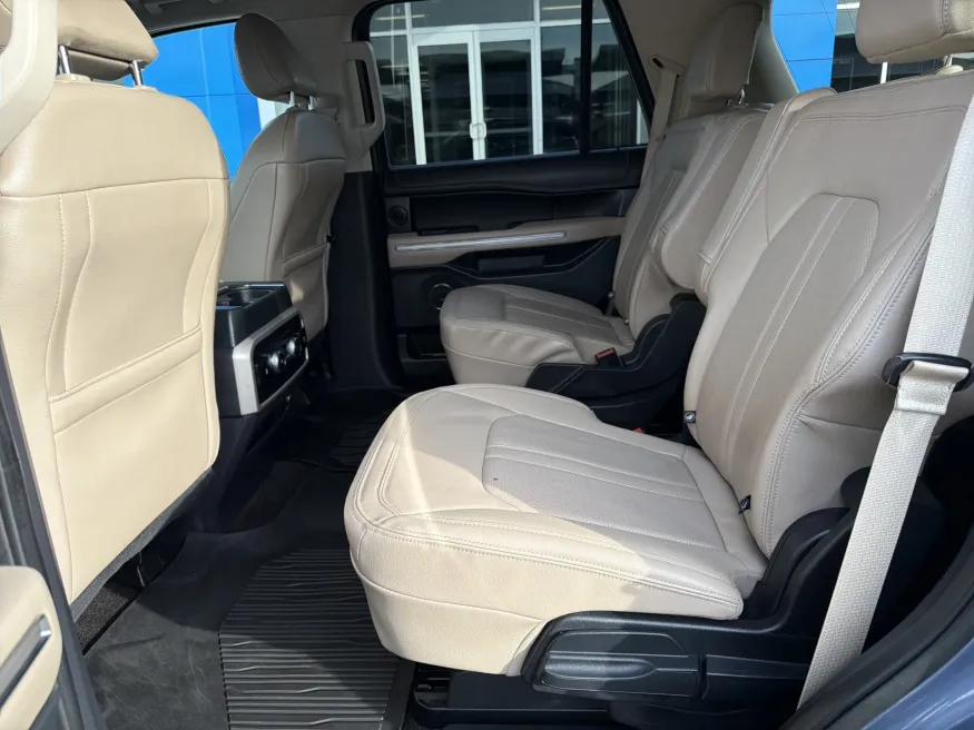 2022 Ford Expedition Limited | Photo 12 of 26
