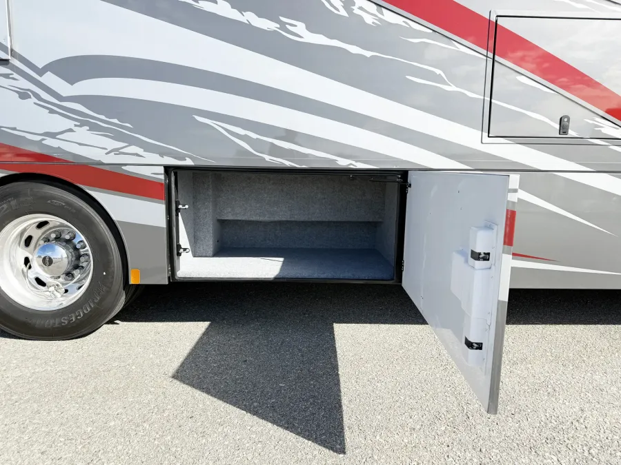 2022 Renegade Valencia 38RB | Photo 27 of 31