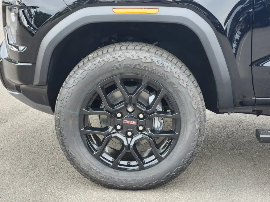 2026 GMC Canyon 4WD Denali | Photo 19 of 28