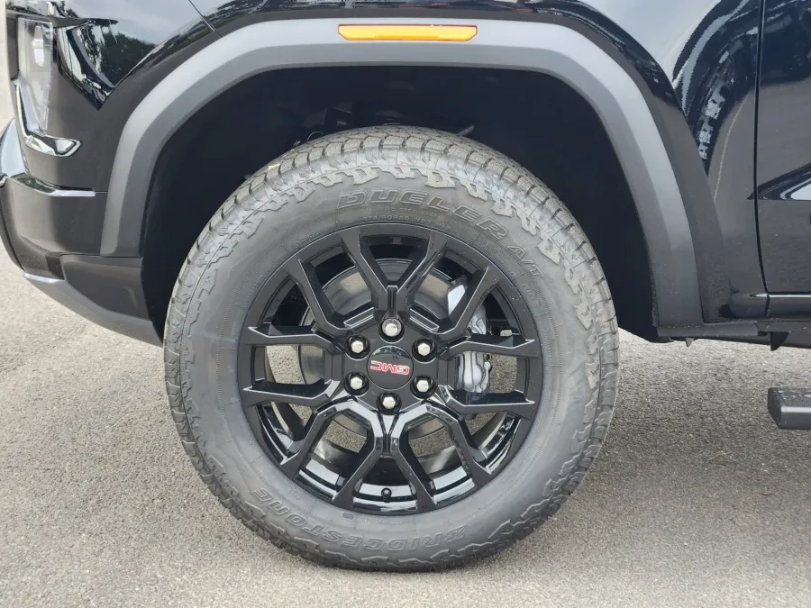 2026 GMC Canyon 4WD Denali | Photo 19 of 28