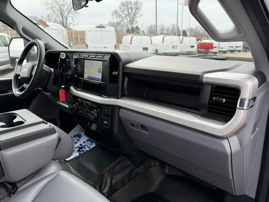 2024 Ford Super Duty F-250 XL | Photo 6 of 20