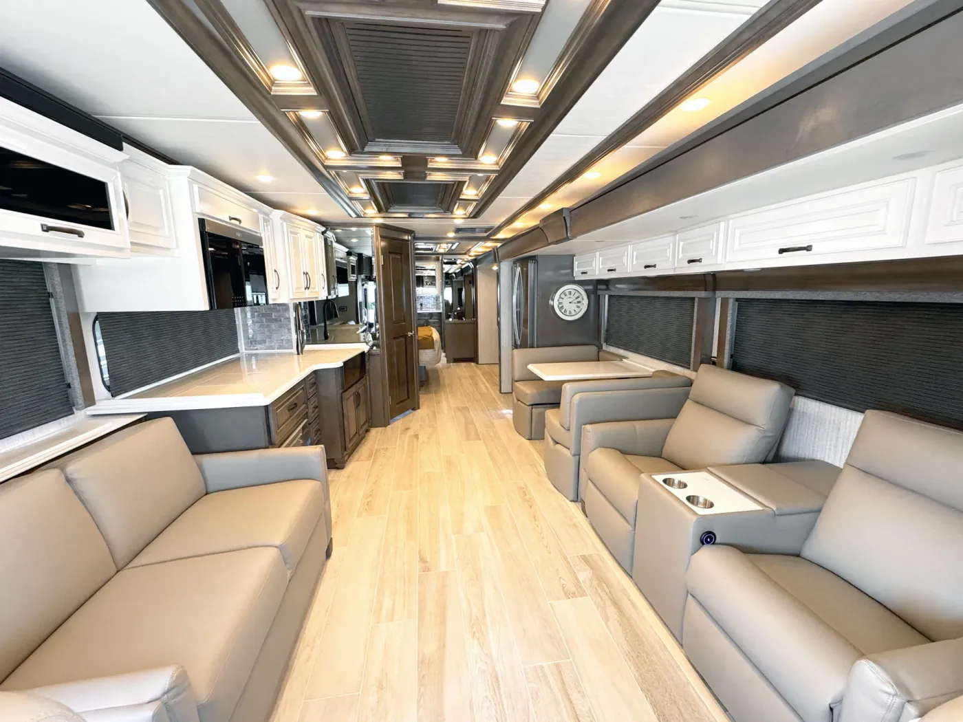 2026 Newmar Dutch Star 3836 | Photo 2 of 29