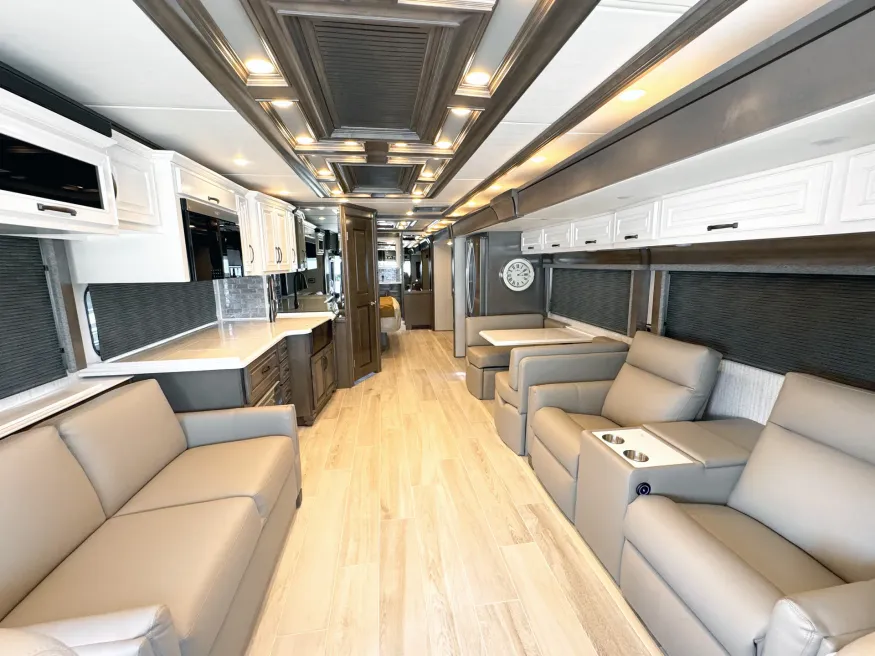 2026 Newmar Dutch Star 3836 | Photo 2 of 29