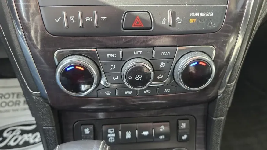 2017 Buick Enclave | Photo 22 of 32