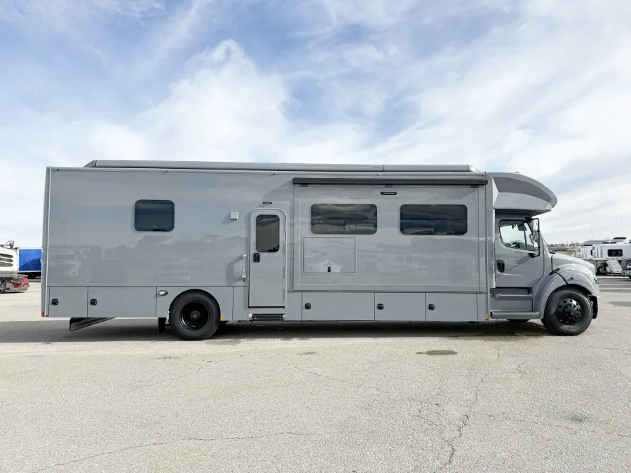 2026 Renegade Verona LE 40LRB | Photo 3 of 31