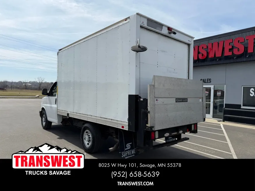 2018 Chevrolet Express 3500 Work Van | Photo 2 of 19