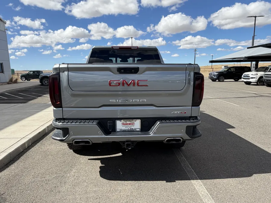2023 GMC Sierra 1500 AT4 | Photo 6 of 21