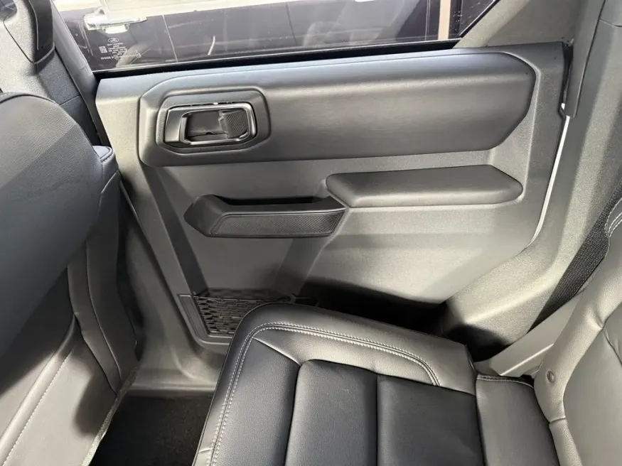 2025 Ford Bronco | Photo 25 of 28