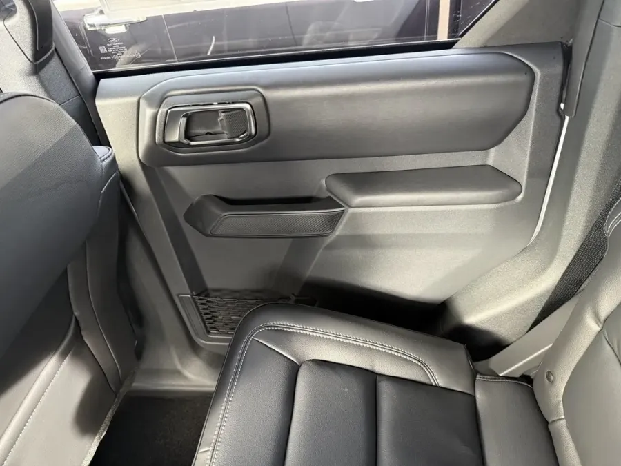 2025 Ford Bronco | Photo 25 of 28