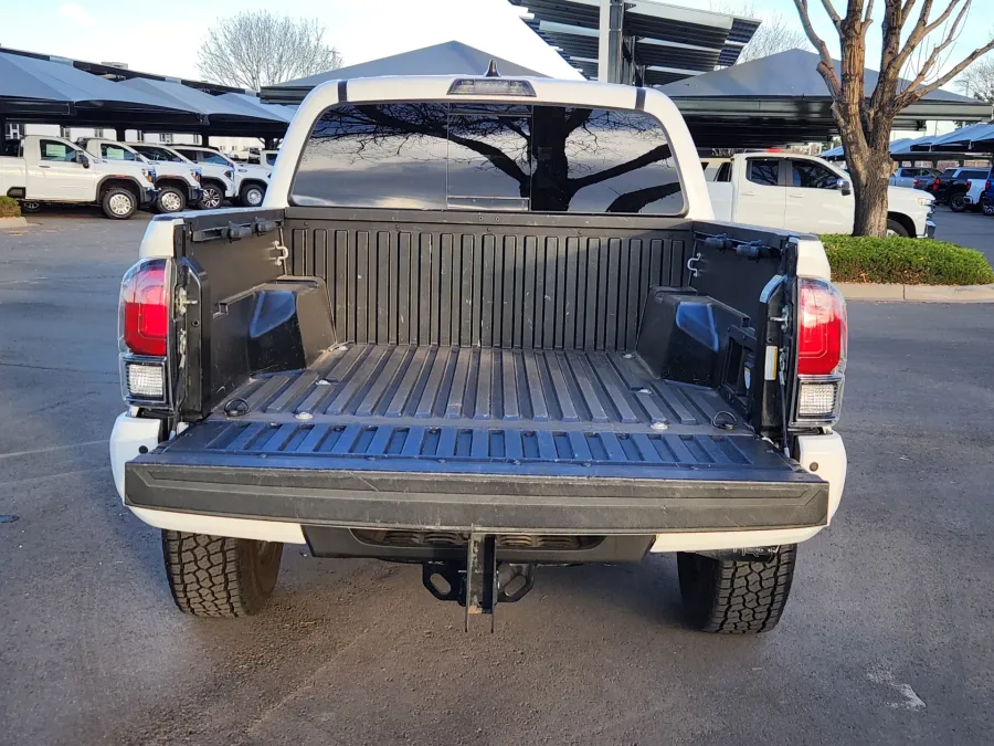 2020 Toyota Tacoma 4WD | Photo 16 of 30