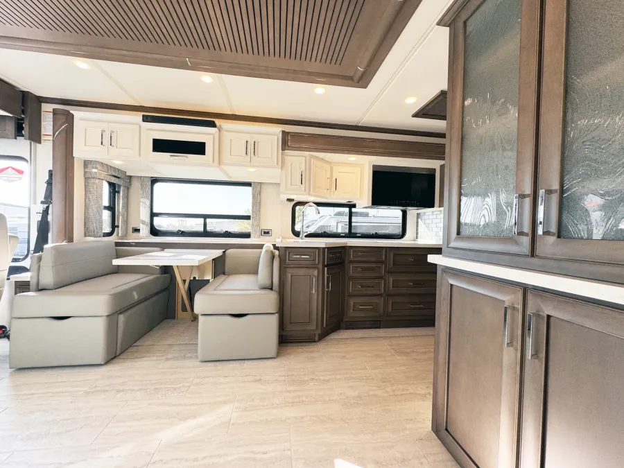 2026 Newmar Ventana 3512 | Photo 7 of 28