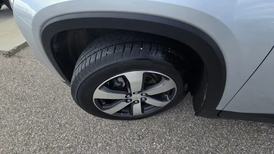 2019 Chevrolet Traverse | Photo 10 of 31