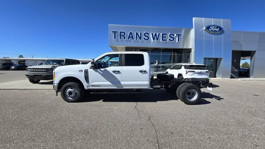 2026 Ford Super Duty F-350 | Photo 1 of 27