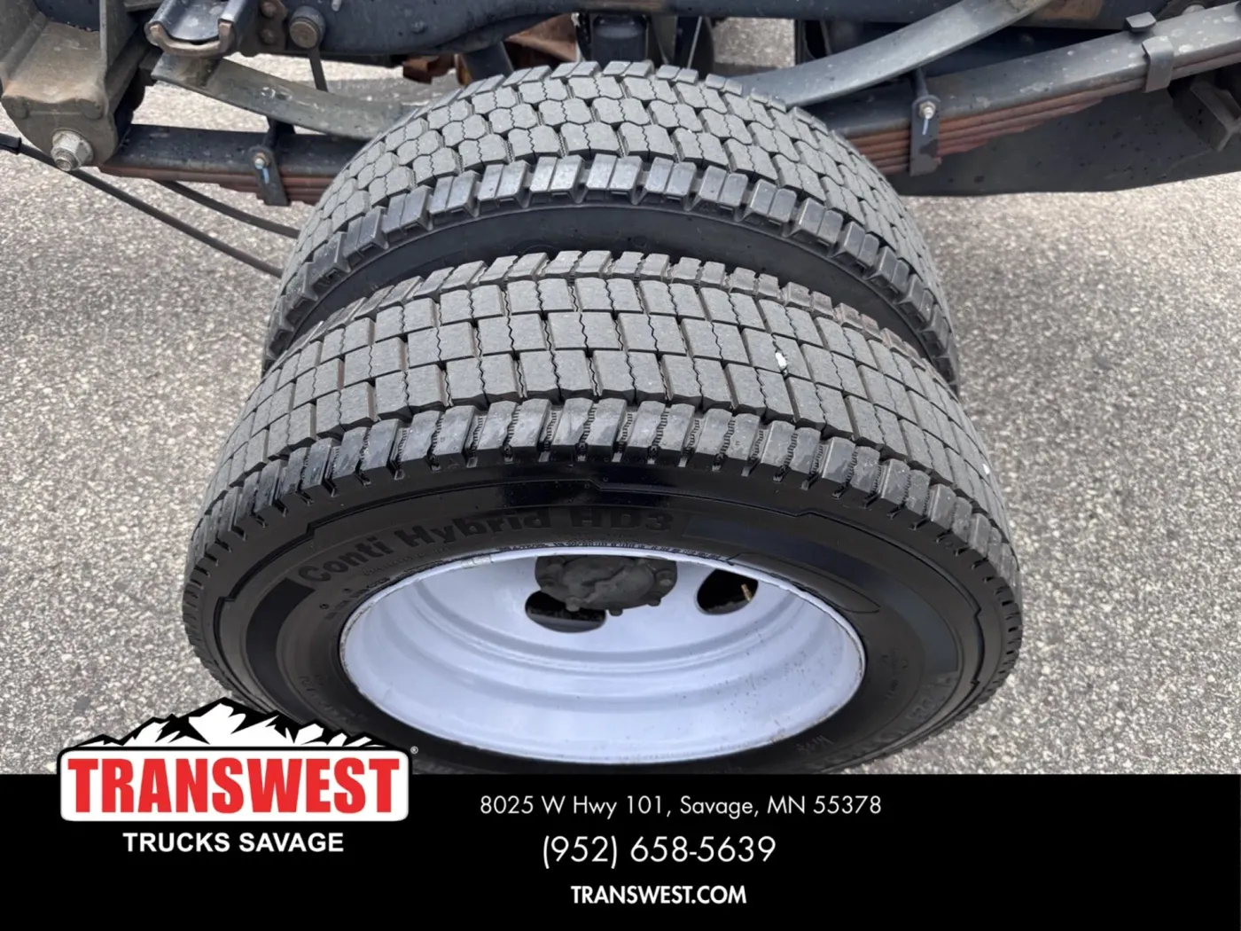 2022 Ford F-550 | Photo 3 of 12