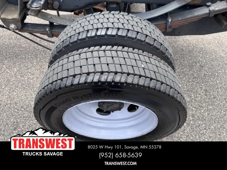 2022 Ford F-550 | Photo 3 of 12