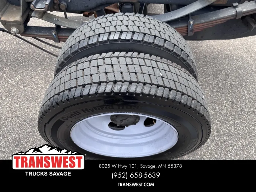 2022 Ford F-550 | Photo 3 of 12