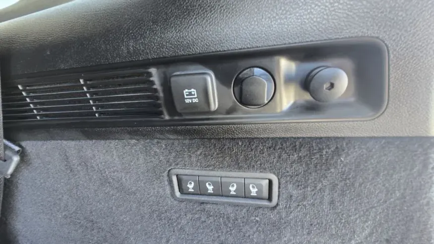 2022 Jeep Grand Wagoneer | Photo 11 of 45