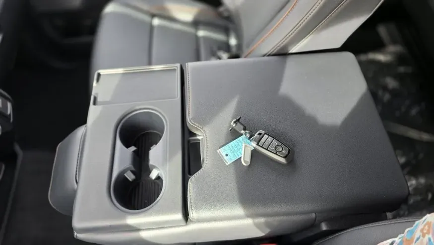 2026 Ford Super Duty F-250 | Photo 33 of 40