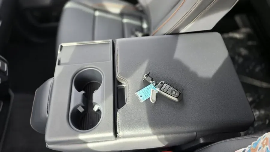 2026 Ford Super Duty F-250 | Photo 33 of 40