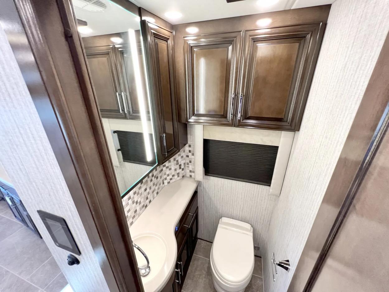 2023 Newmar Supreme Aire 4530 | Photo 14 of 36