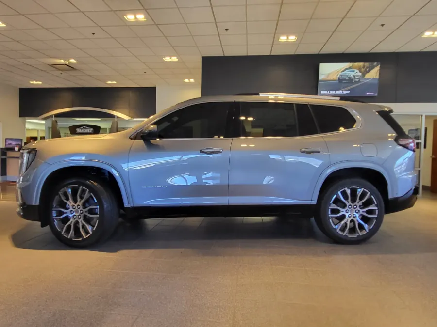 2026 GMC Acadia Denali Ultimate | Photo 3 of 26