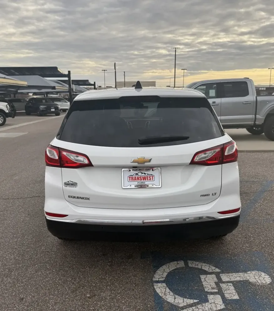 2021 Chevrolet Equinox | Photo 7 of 28