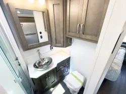 2027 Newmar Bay Star 3114 | Thumbnail Photo 14 of 27