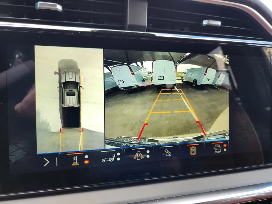 2025 GMC Sierra 2500HD Denali Ultimate | Photo 28 of 31