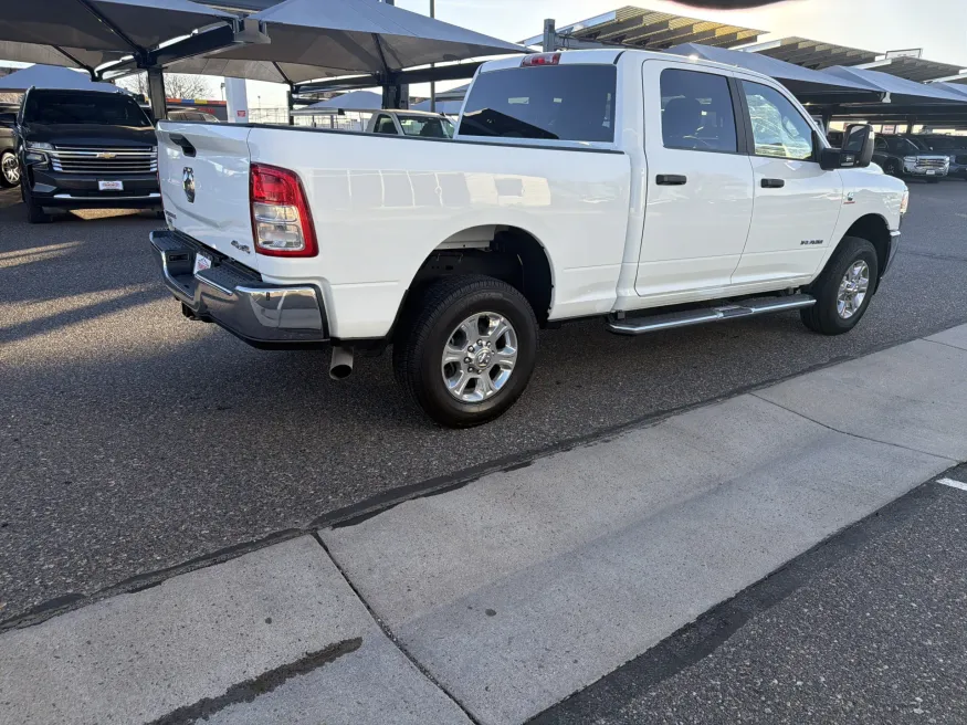 2024 RAM 2500 Big Horn | Photo 4 of 19