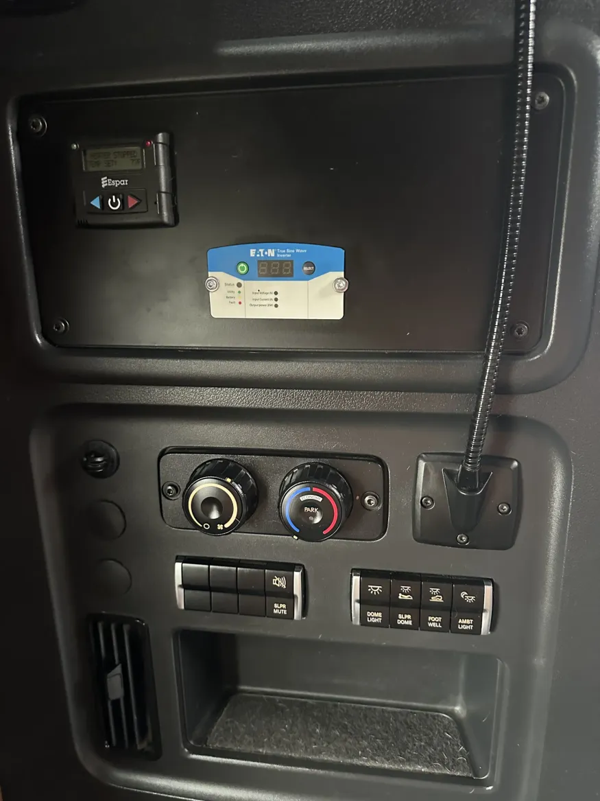 2023 Freightliner Cascadia | Photo 21 of 24