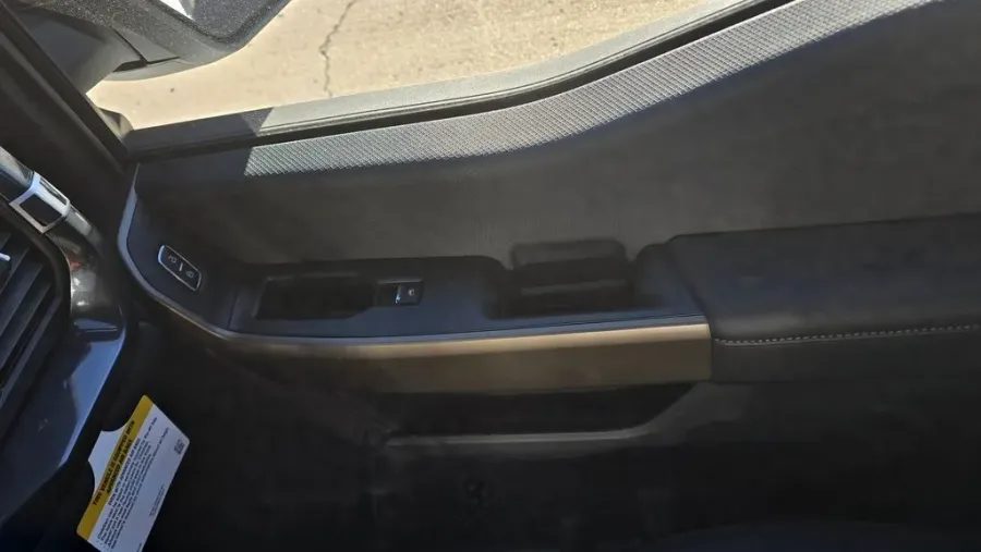 2025 Ford F-150 | Photo 17 of 19