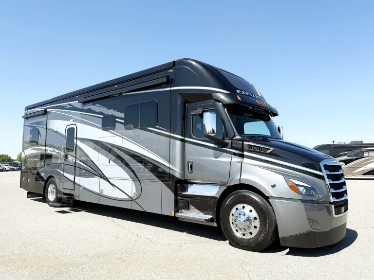 2023 Renegade Explorer 38EMB