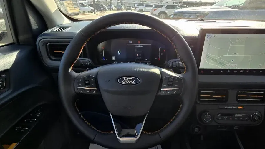 2025 Ford Maverick | Photo 16 of 32