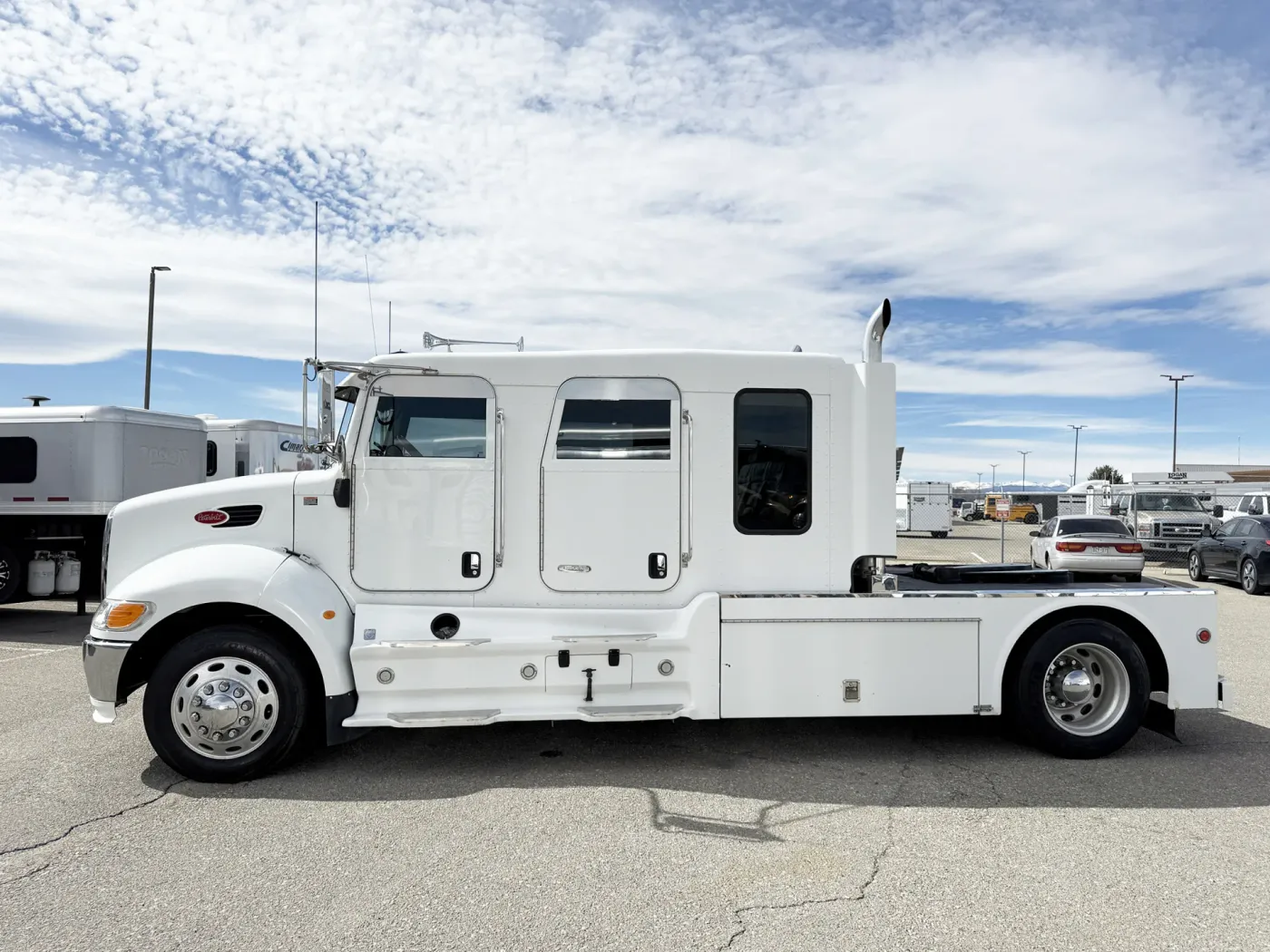 2008 Peterbilt 330 Schwalbe Hauler | Photo 2 of 19