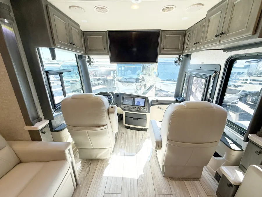 2023 Tiffin Allegro Bus 45FP | Photo 6 of 35