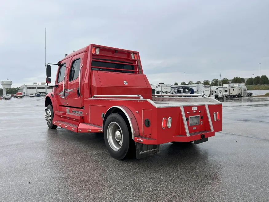 2007 Freightliner M2 106 | Photo 8 of 40