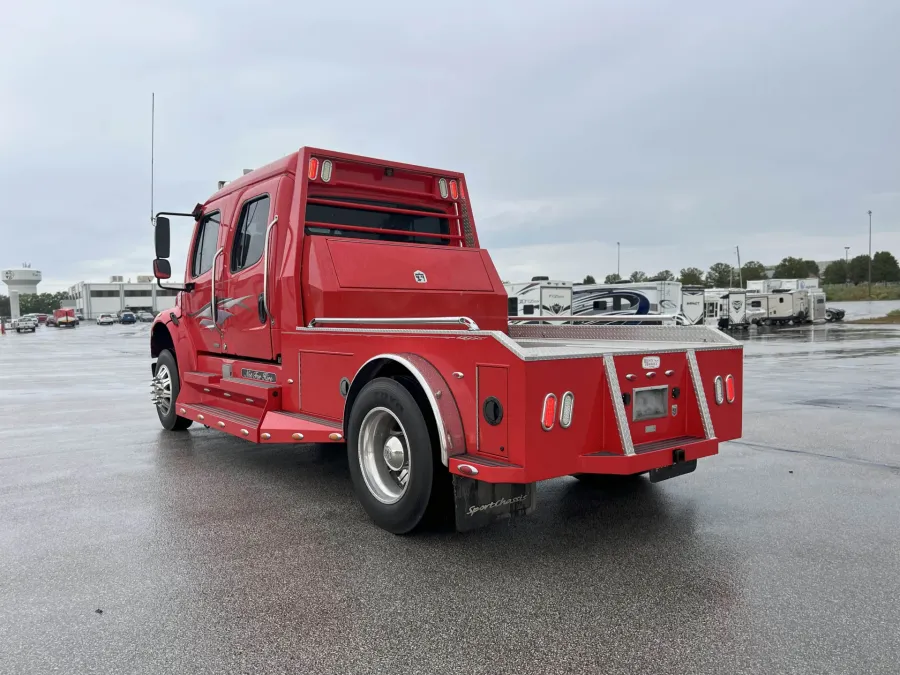 2007 Freightliner M2 106 | Photo 8 of 40